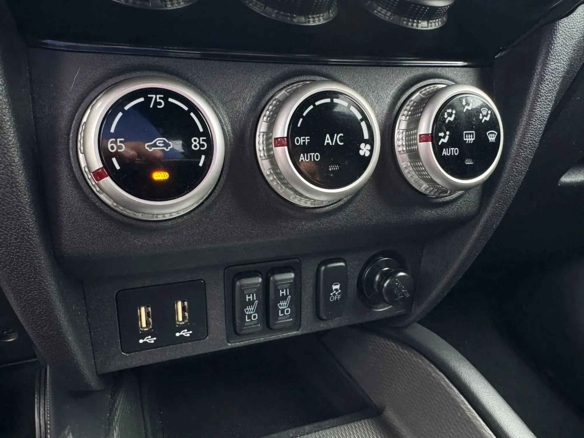Used 2020 Mitsubishi Outlander Sport SE AWD/4WD image 19