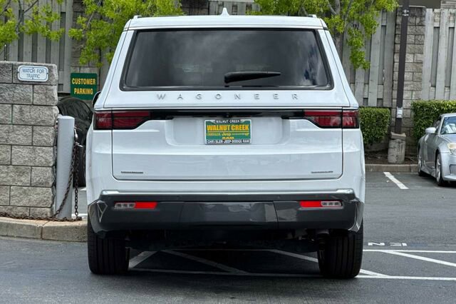 Certified 2022 Jeep Wagoneer Series II w/ Premium Group I AWD/4WD image 5