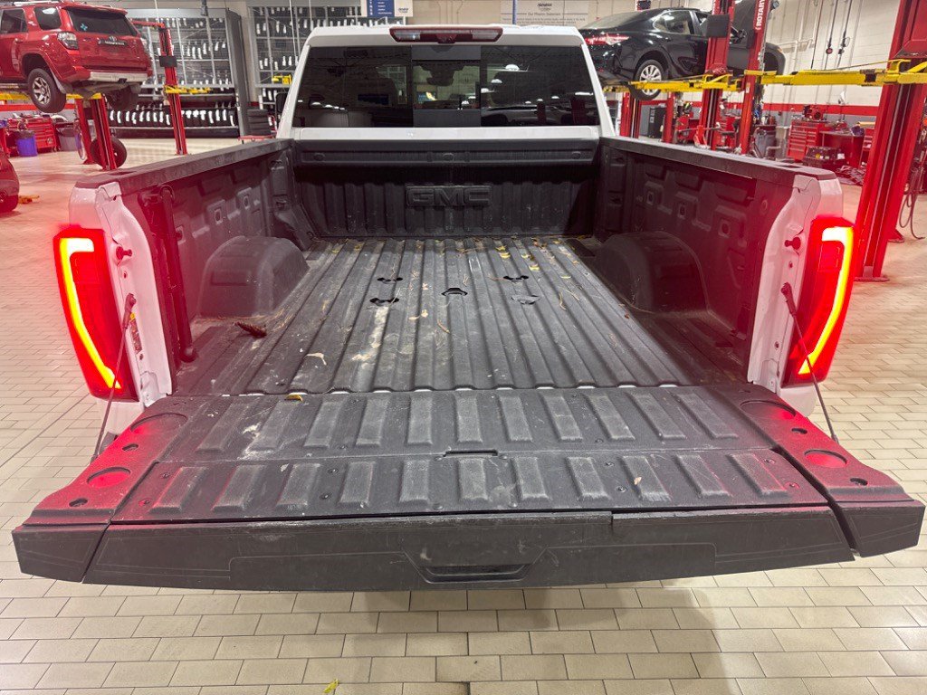 Used 2025 GMC Sierra 2500 Denali Ultimate AWD/4WD image 9