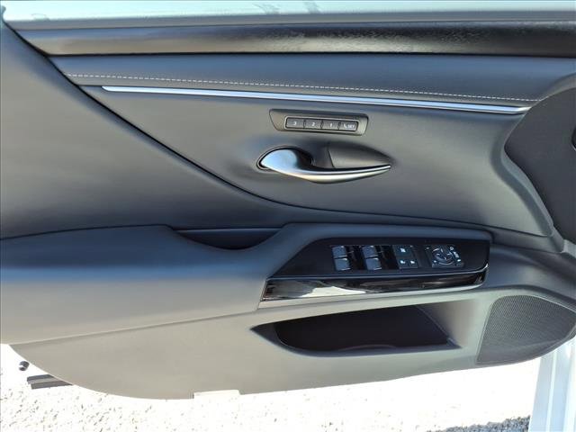 New 2025 Lexus ES 350 w/ Premium Package image 10