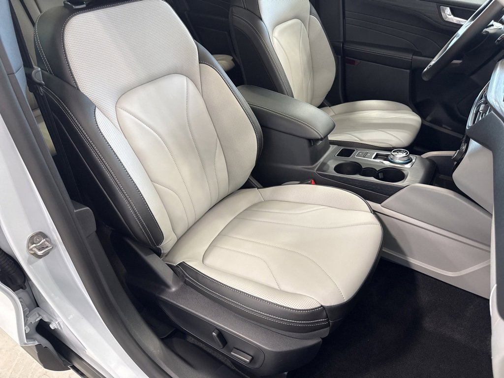 New 2025 Ford Escape SE w/ PHEV Premium Package image 31