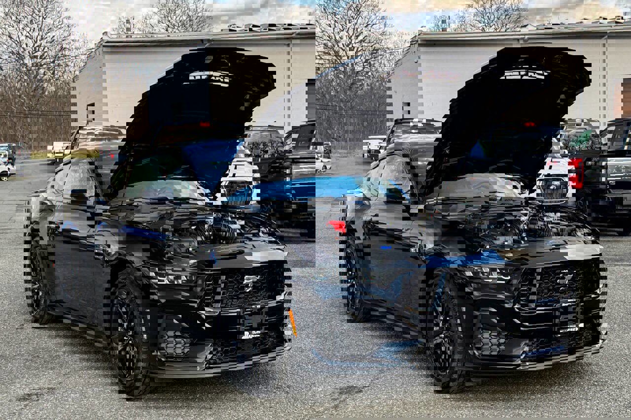 Used 2025 Ford Mustang GT image 2