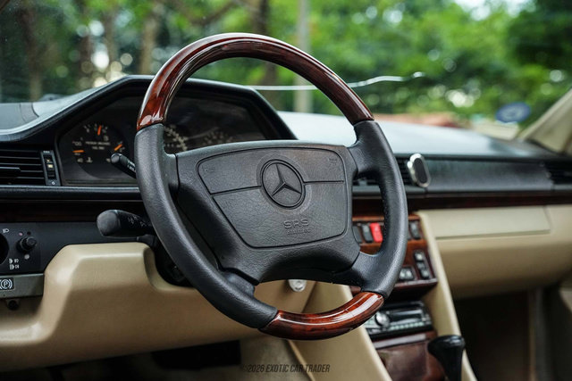 Used 1995 Mercedes-Benz E 320 Convertible image 31