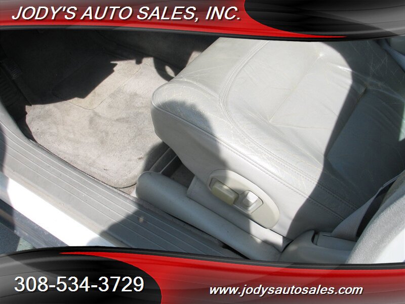 Used 2002 Cadillac De Ville image 4