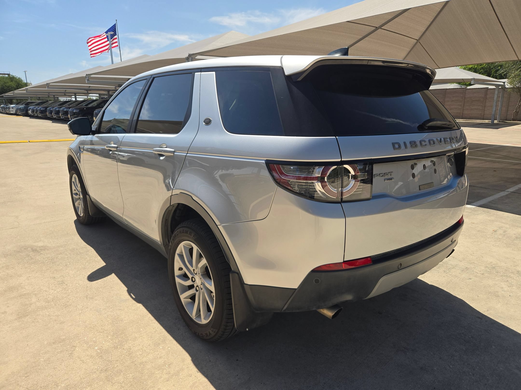 Used 2017 Land Rover Discovery Sport HSE AWD/4WD image 5