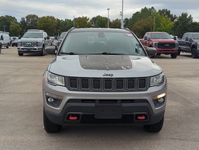 Used 2018 Jeep Compass Trailhawk w/ Leather Interior Group AWD/4WD image 2