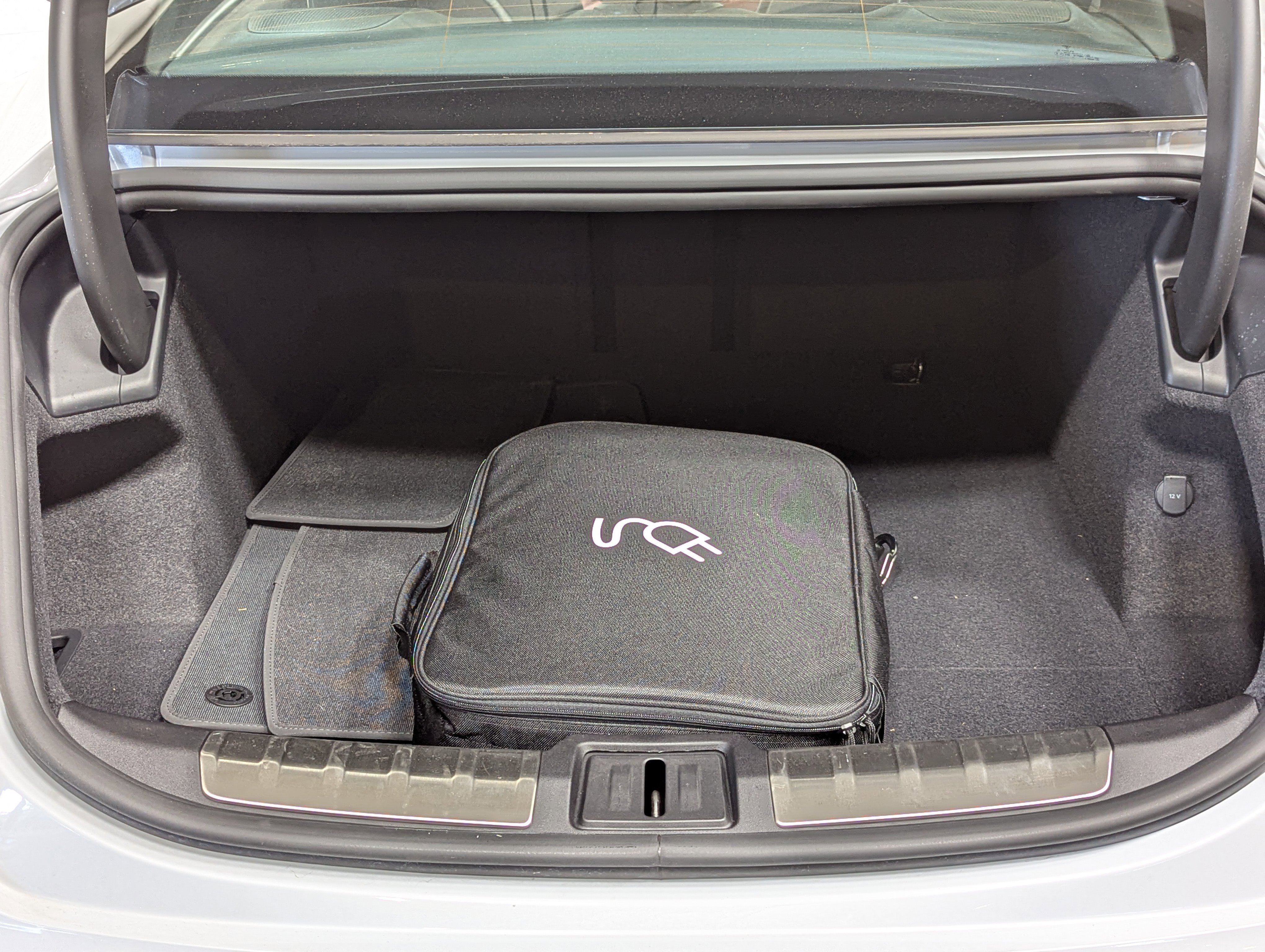 Used 2025 Porsche Taycan 4S image 17