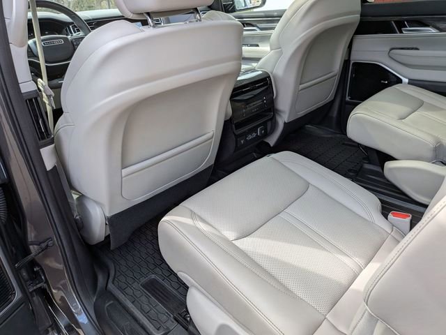 Used 2022 Jeep Wagoneer Series III w/ Premium Group I image 27