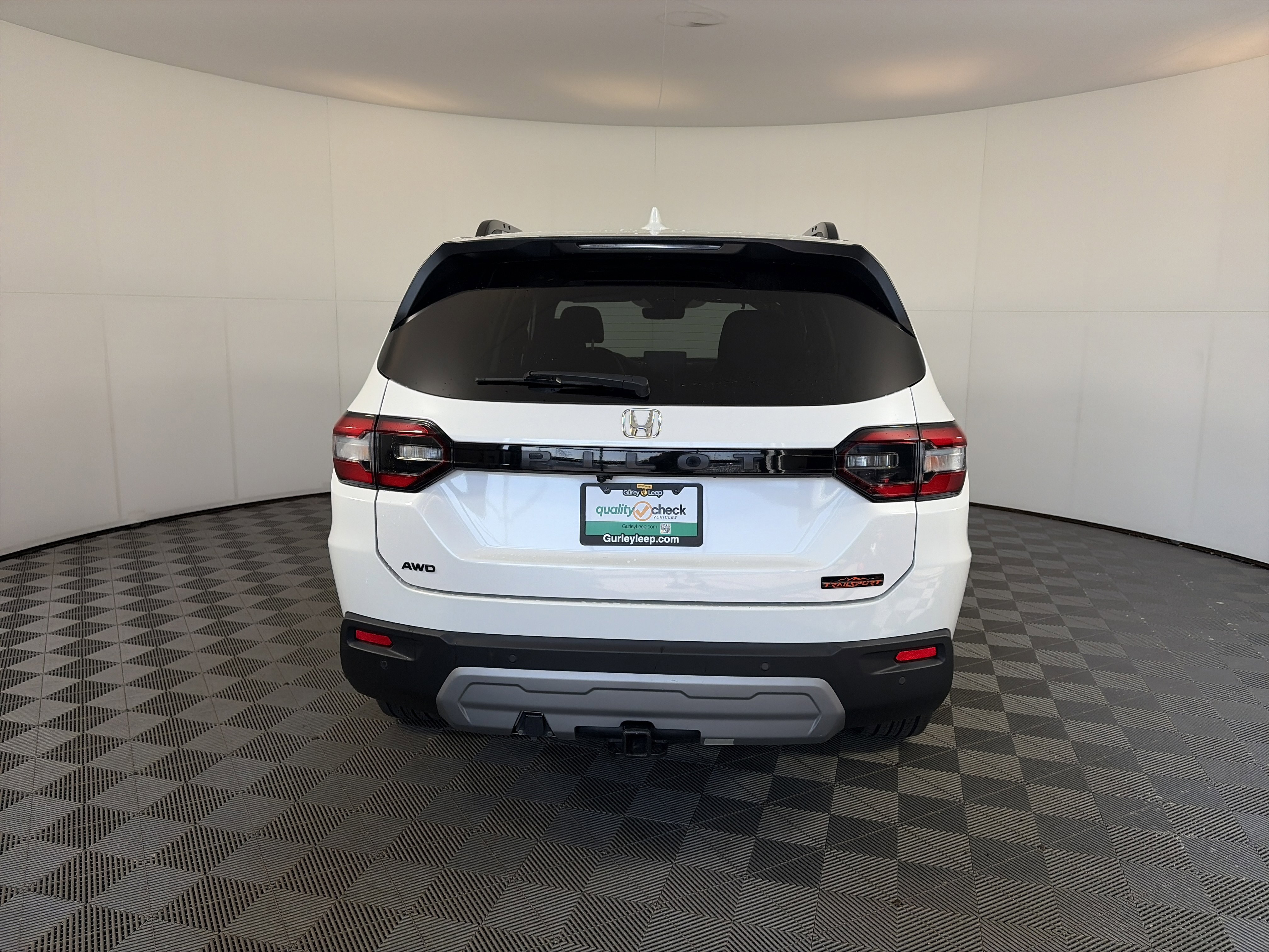Used 2023 Honda Pilot TrailSport image 9