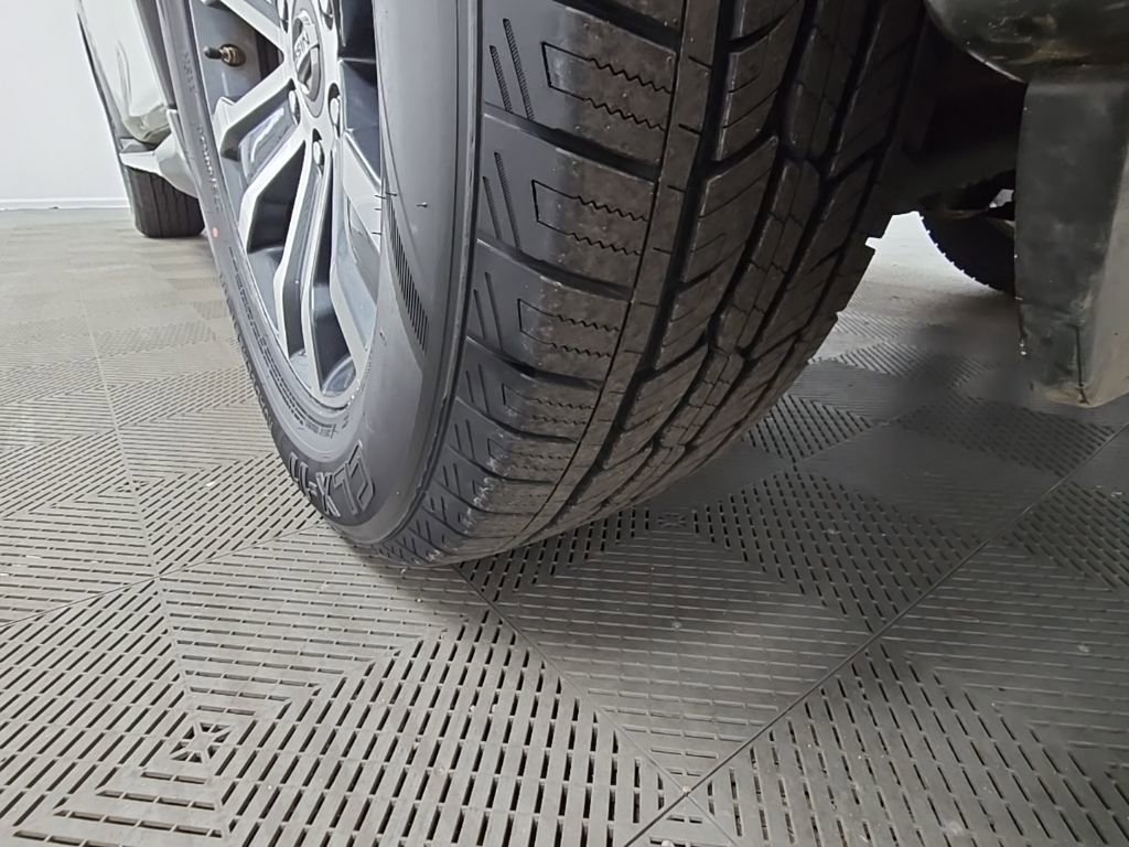 Used 2020 Nissan Armada SL w/ Premium Package image 53