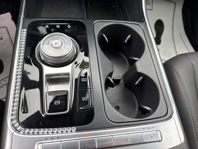 Used 2025 Kia Carnival EX image 19