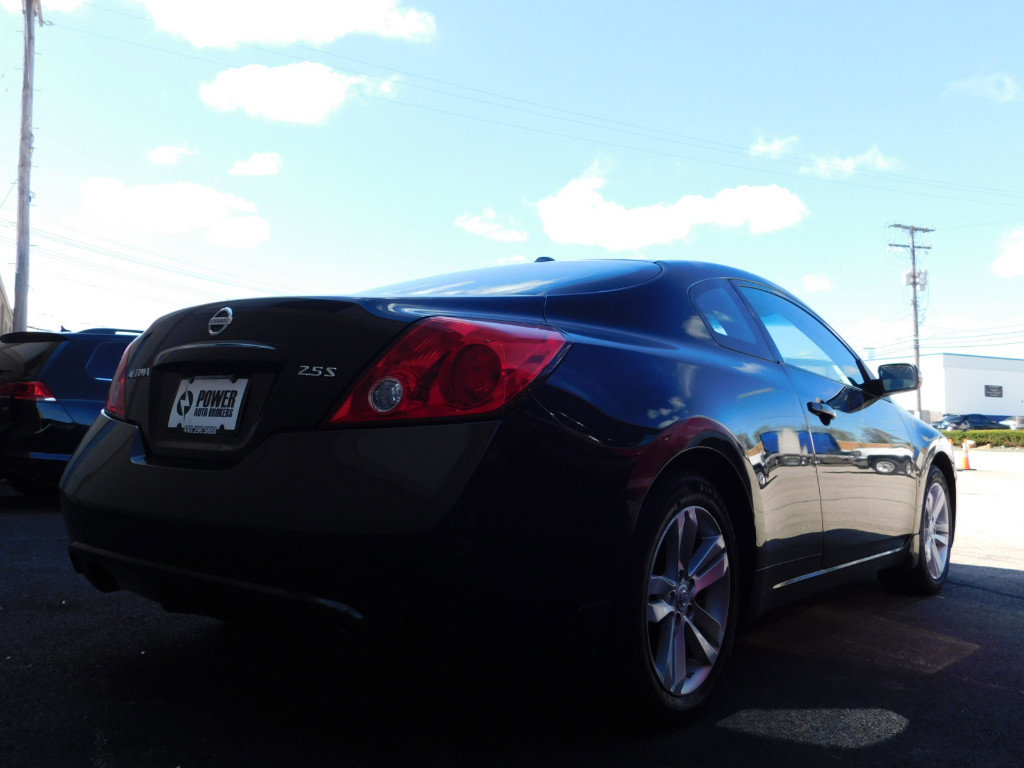 Used 2010 Nissan Altima 2.5 S w/ Premium Pkg FWD image 6
