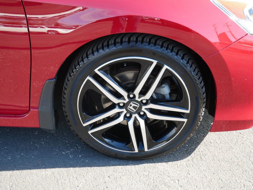 Used 2017 Honda Accord Sport image 8