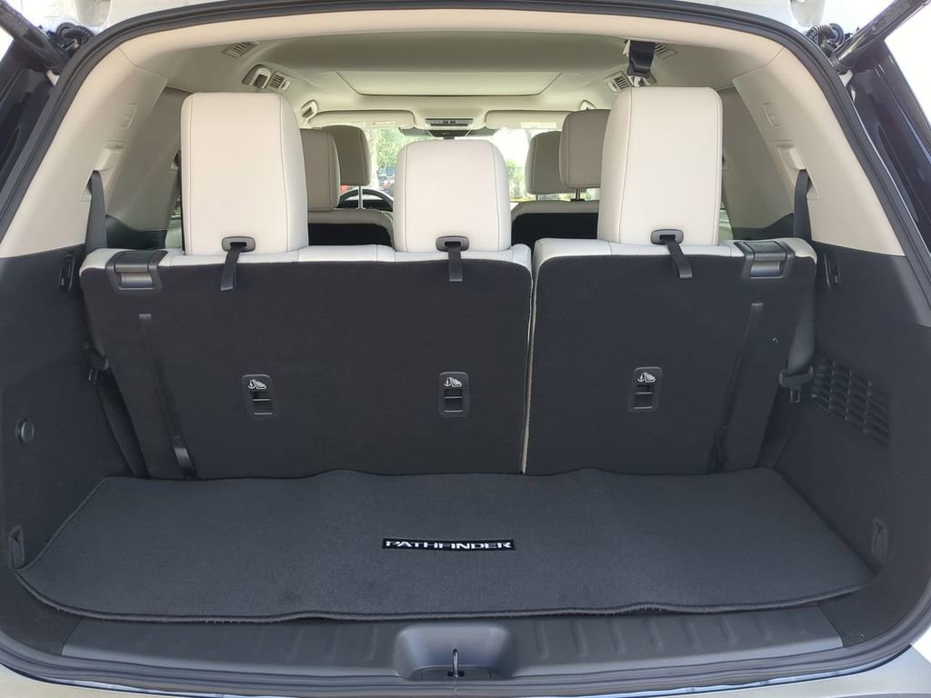 New 2026 Nissan Pathfinder SL w/ SL Premium Package AWD/4WD image 14