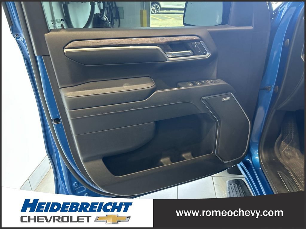 Certified 2022 Chevrolet Silverado 1500 LTZ w/ Technology Package AWD/4WD image 10