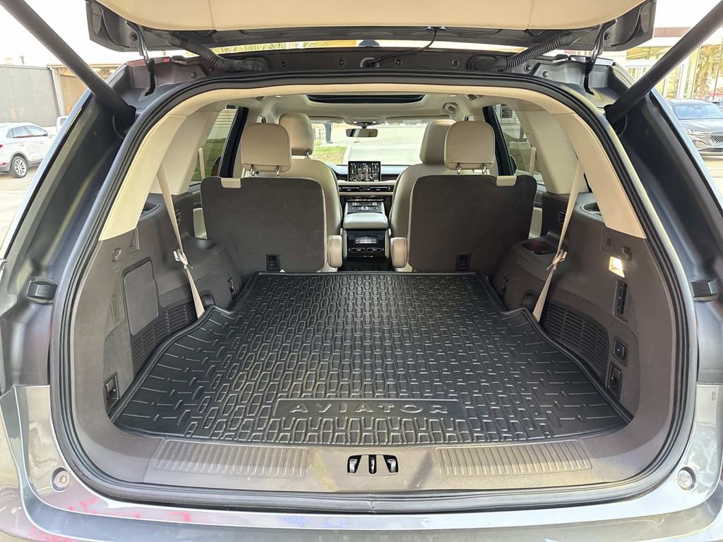 Used 2022 Lincoln Aviator Reserve w/ Elements Package Plus image 11