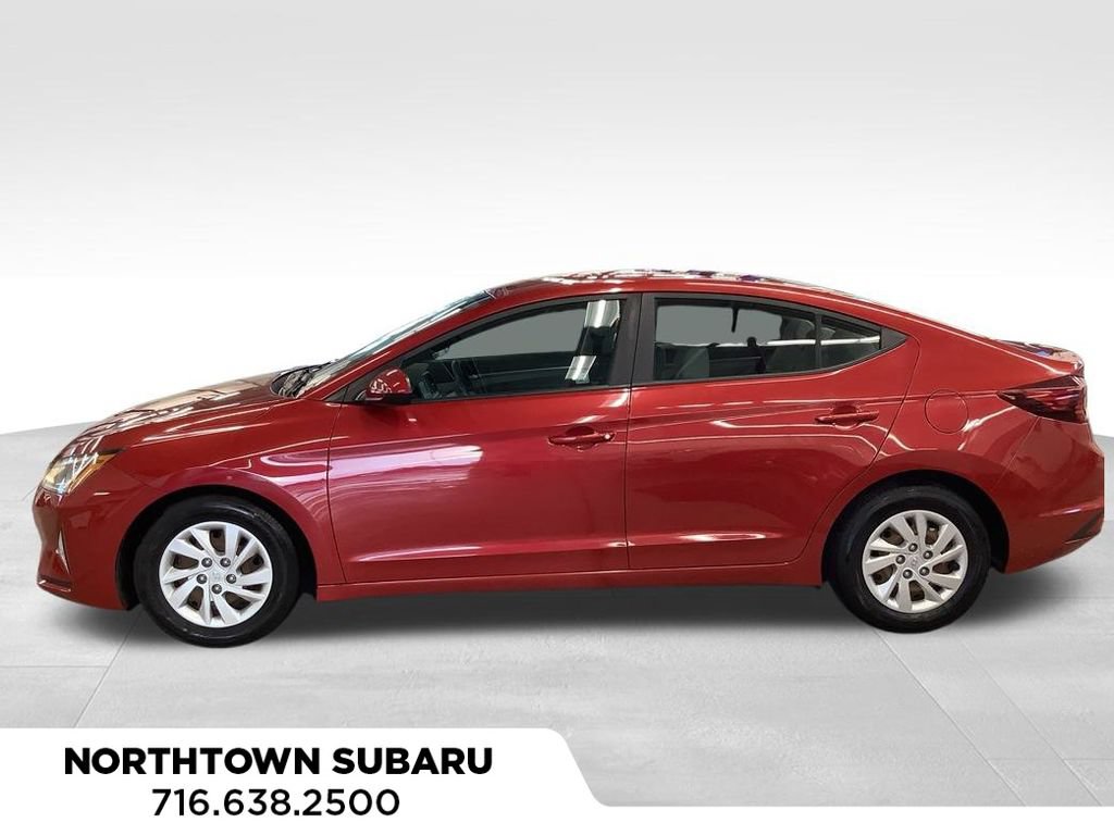 Used 2019 Hyundai Elantra SE FWD image 4