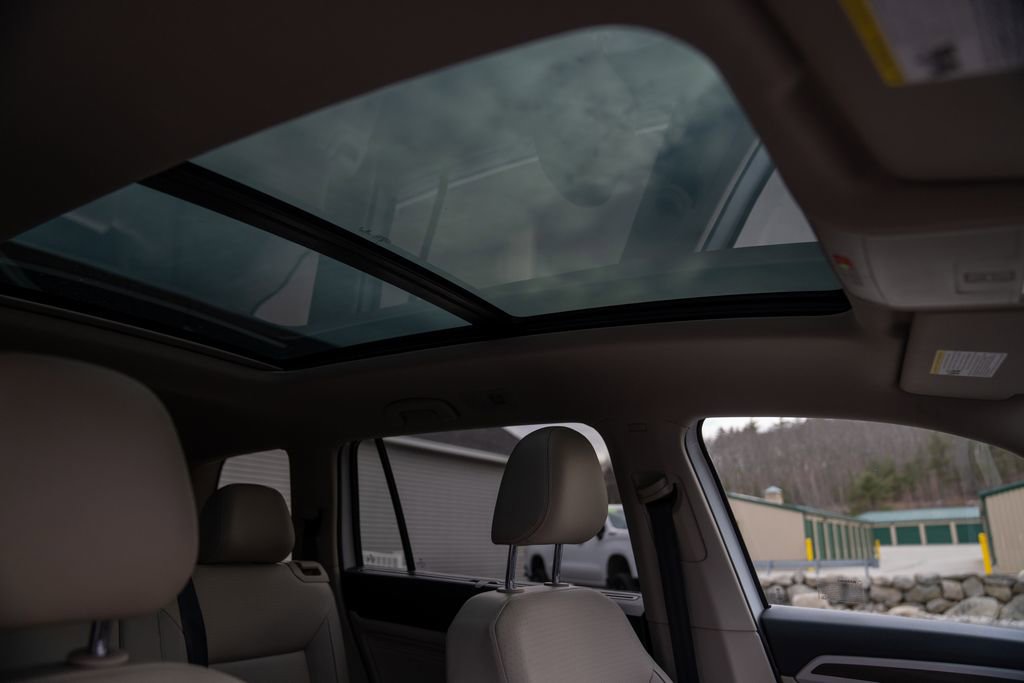 Used 2022 Volkswagen Atlas SE w/ Panoramic Sunroof Package image 13