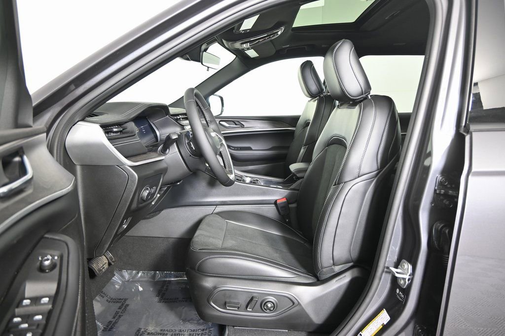 New 2026 Jeep Grand Cherokee L 4WD image 21