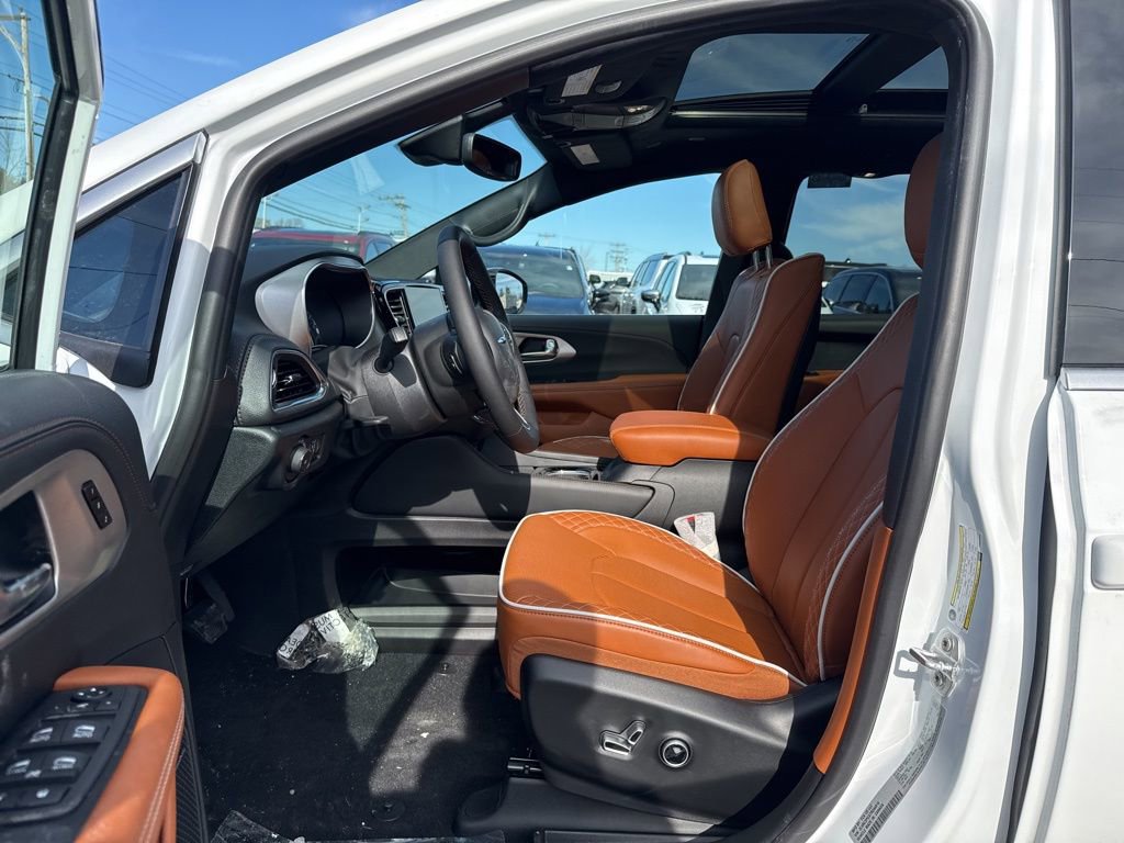 New 2026 Chrysler Pacifica Pinnacle AWD/4WD image 19