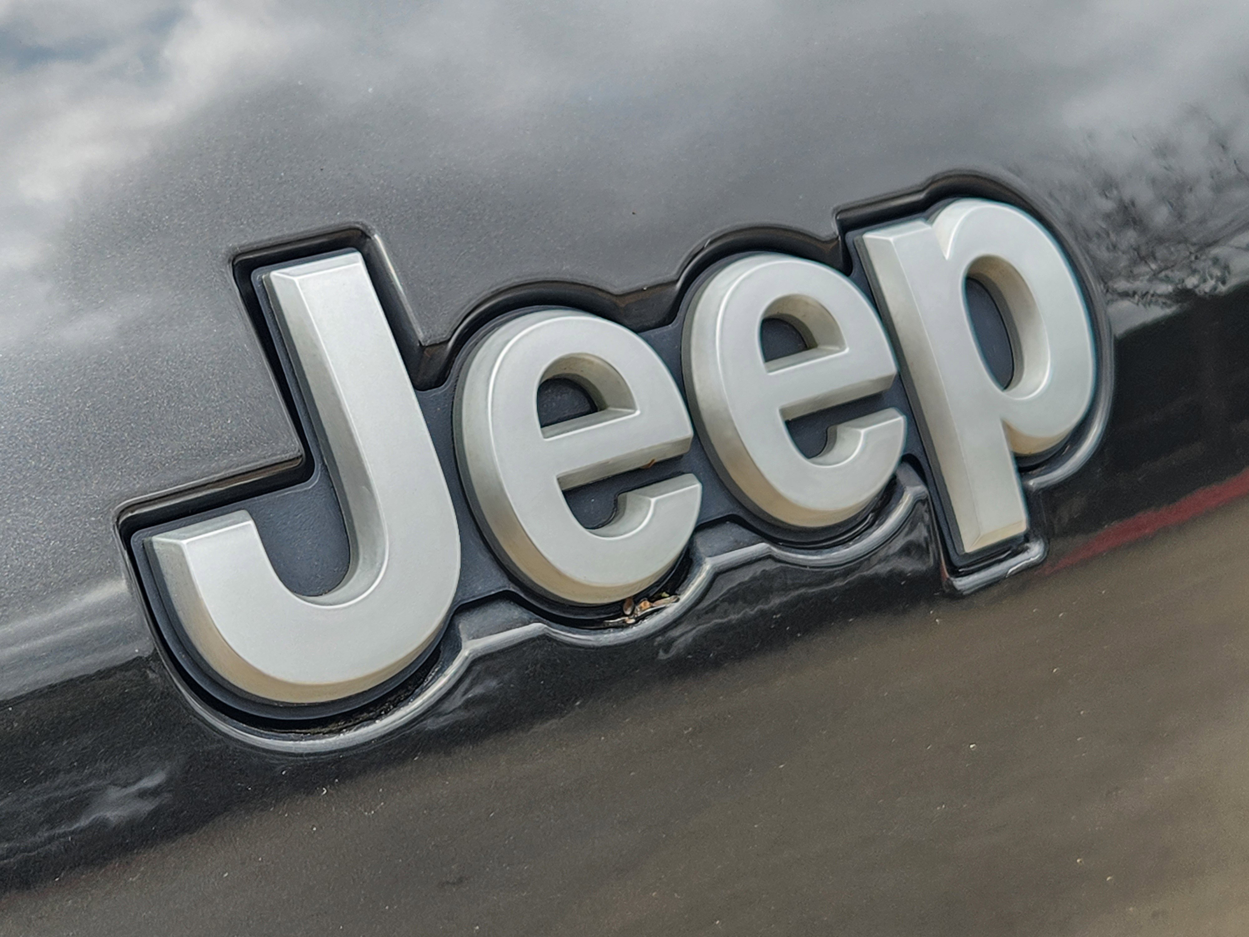 Used 2024 Jeep Grand Cherokee L Limited image 10