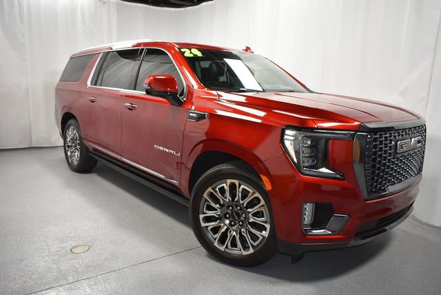 Used 2024 GMC Yukon XL Denali Ultimate AWD/4WD image 2