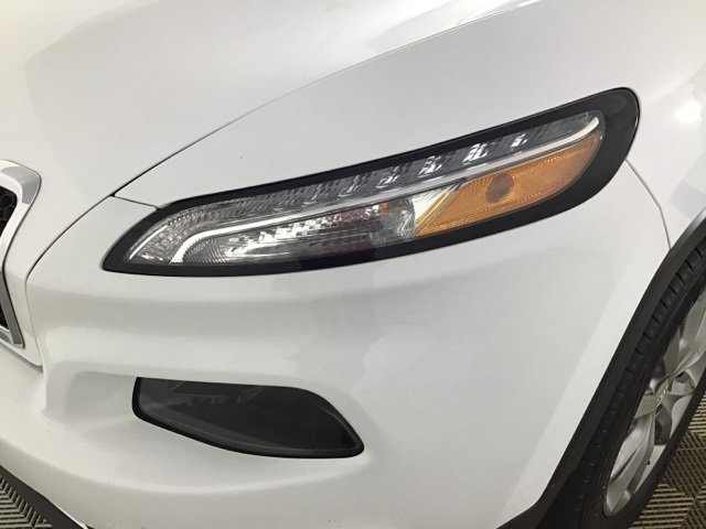 Used 2018 Jeep Cherokee Limited image 23