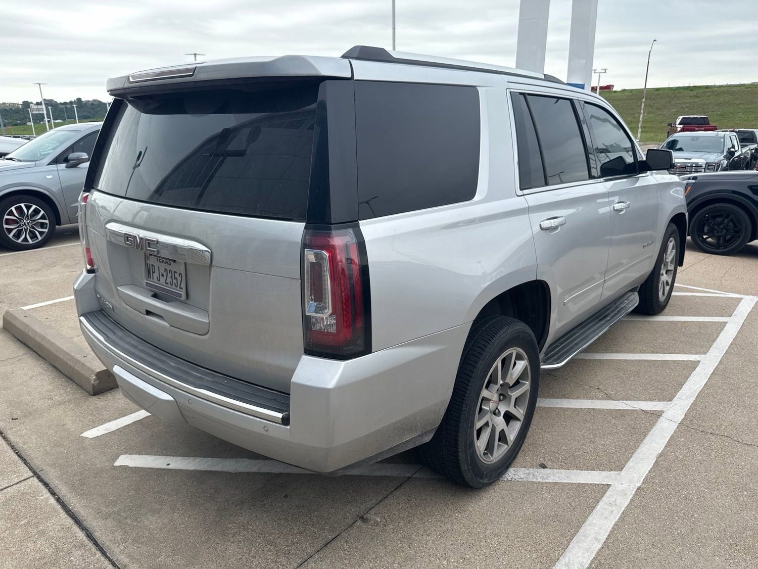 Used 2018 GMC Yukon Denali RWD image 5