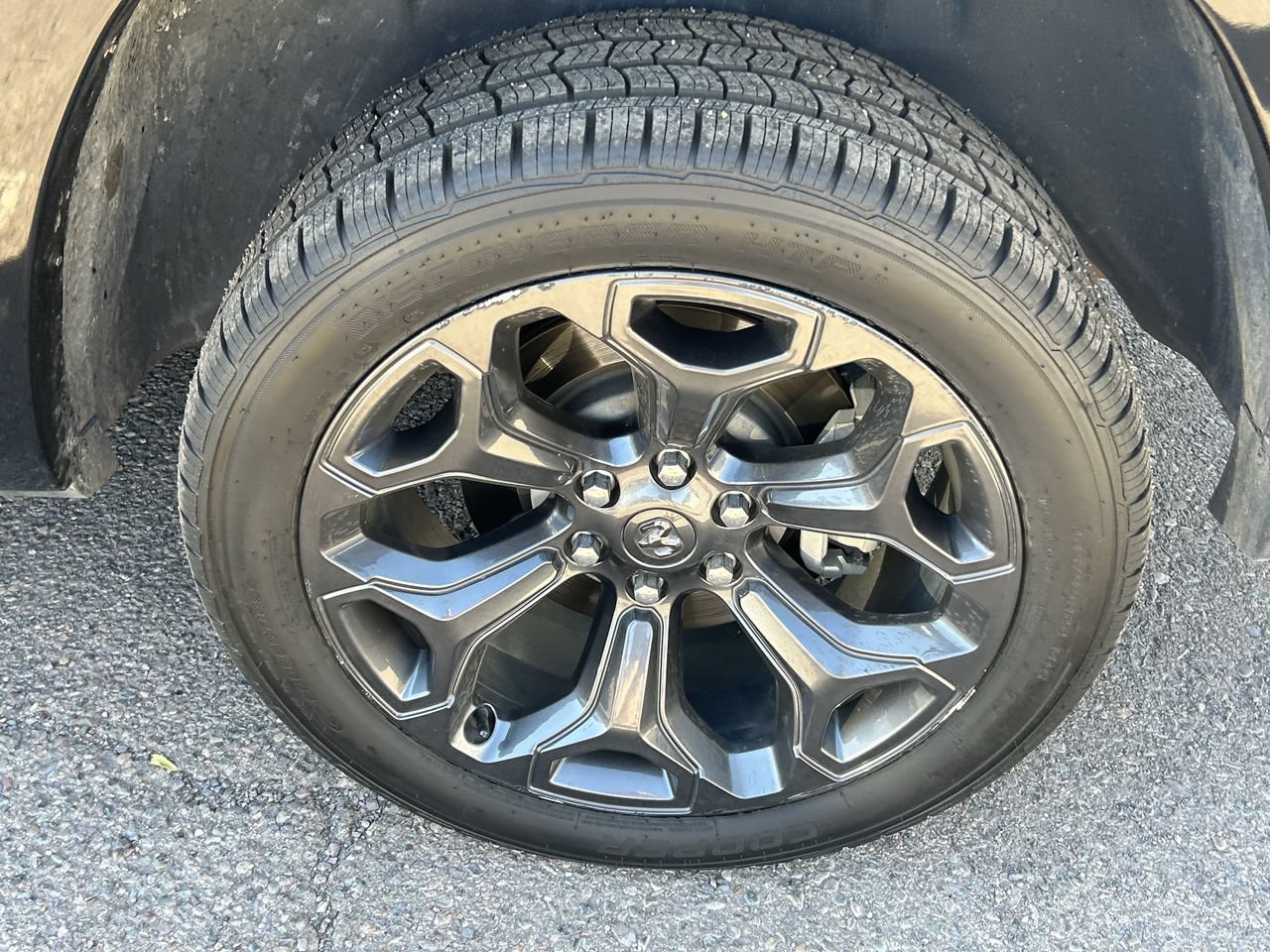 Used 2020 RAM 1500 Limited w/ Black Appearance Package AWD/4WD image 12