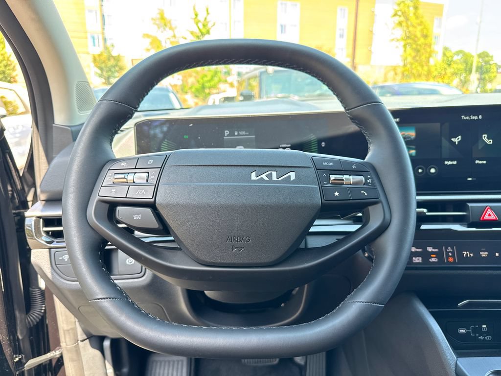 Used 2026 Kia Sportage LX FWD image 23