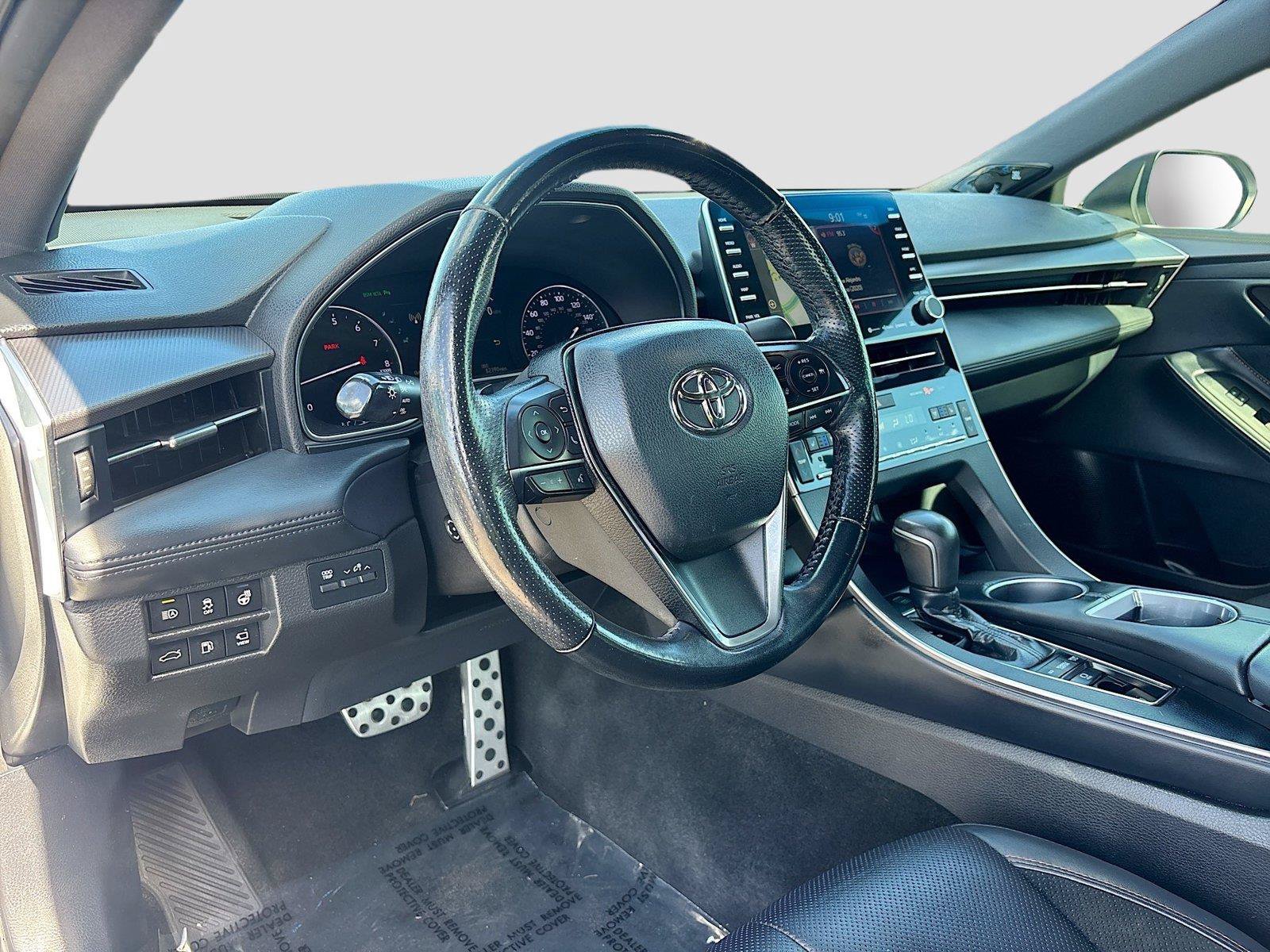 Used 2019 Toyota Avalon Touring FWD image 9