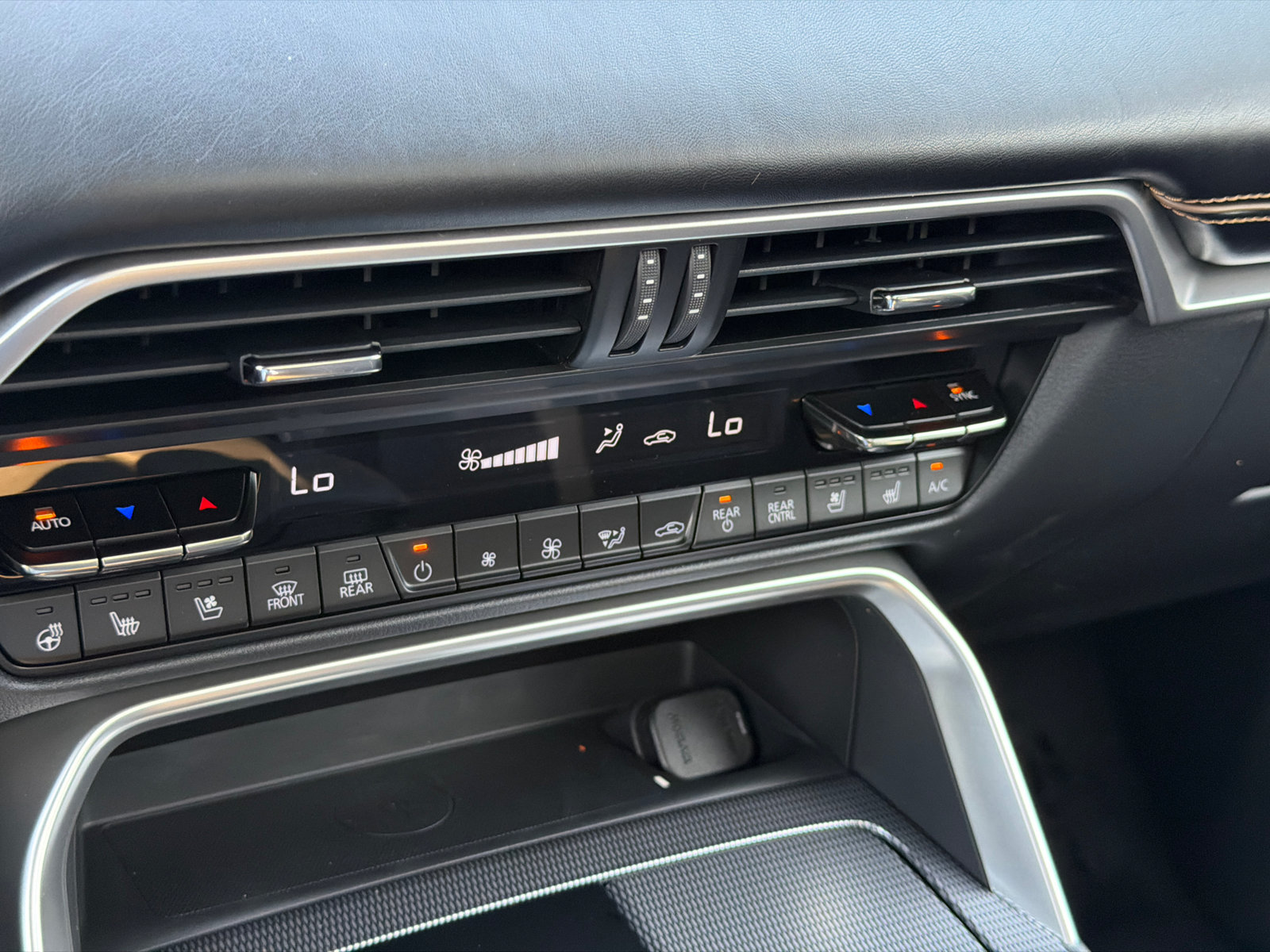 New 2026 MAZDA CX-90 Plug-In Hybrid w/ Premium Plus AWD/4WD image 29