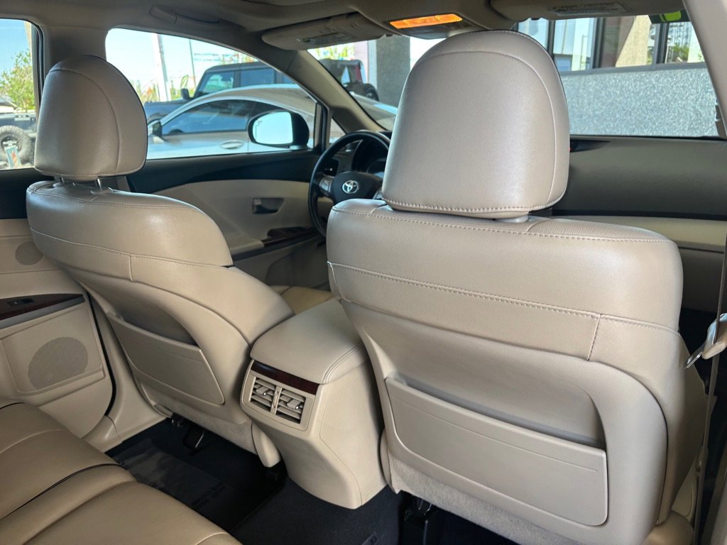 Used 2011 Toyota Venza w/ Leather Pkg FWD image 33