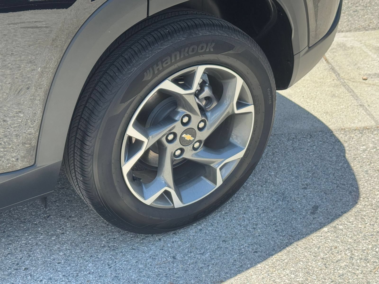 Used 2025 Chevrolet Trax LT FWD image 30