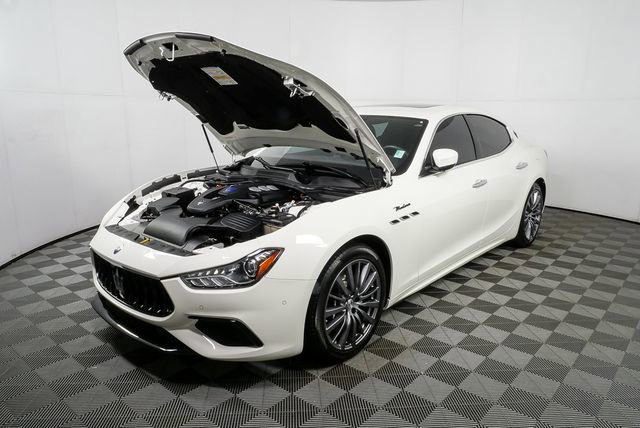 Used 2022 Maserati Ghibli Modena Q4 AWD/4WD image 34