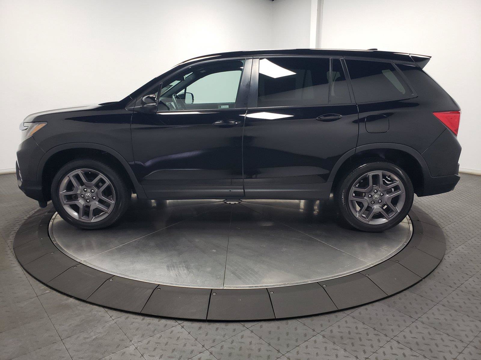 Certified 2023 Honda Passport EX-L image 8