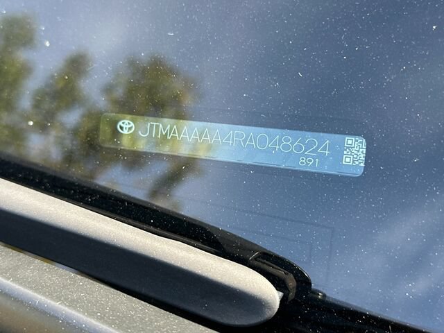 Used 2024 Toyota bZ4X FWD image 3