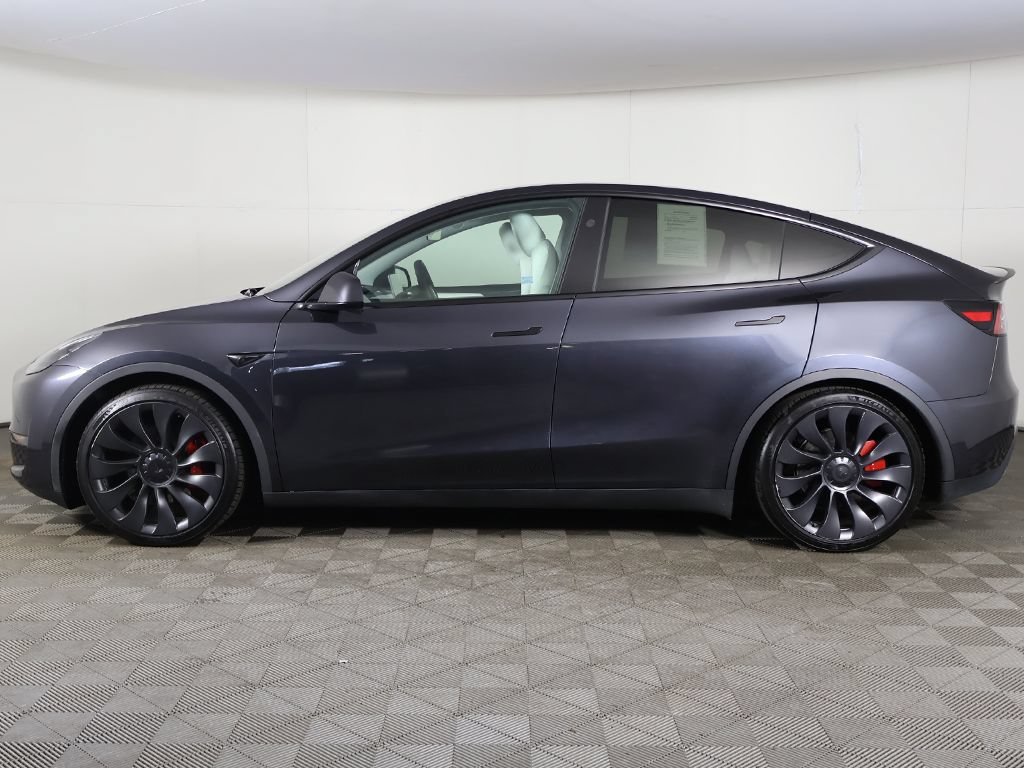 Used 2024 Tesla Model Y Performance AWD/4WD image 21
