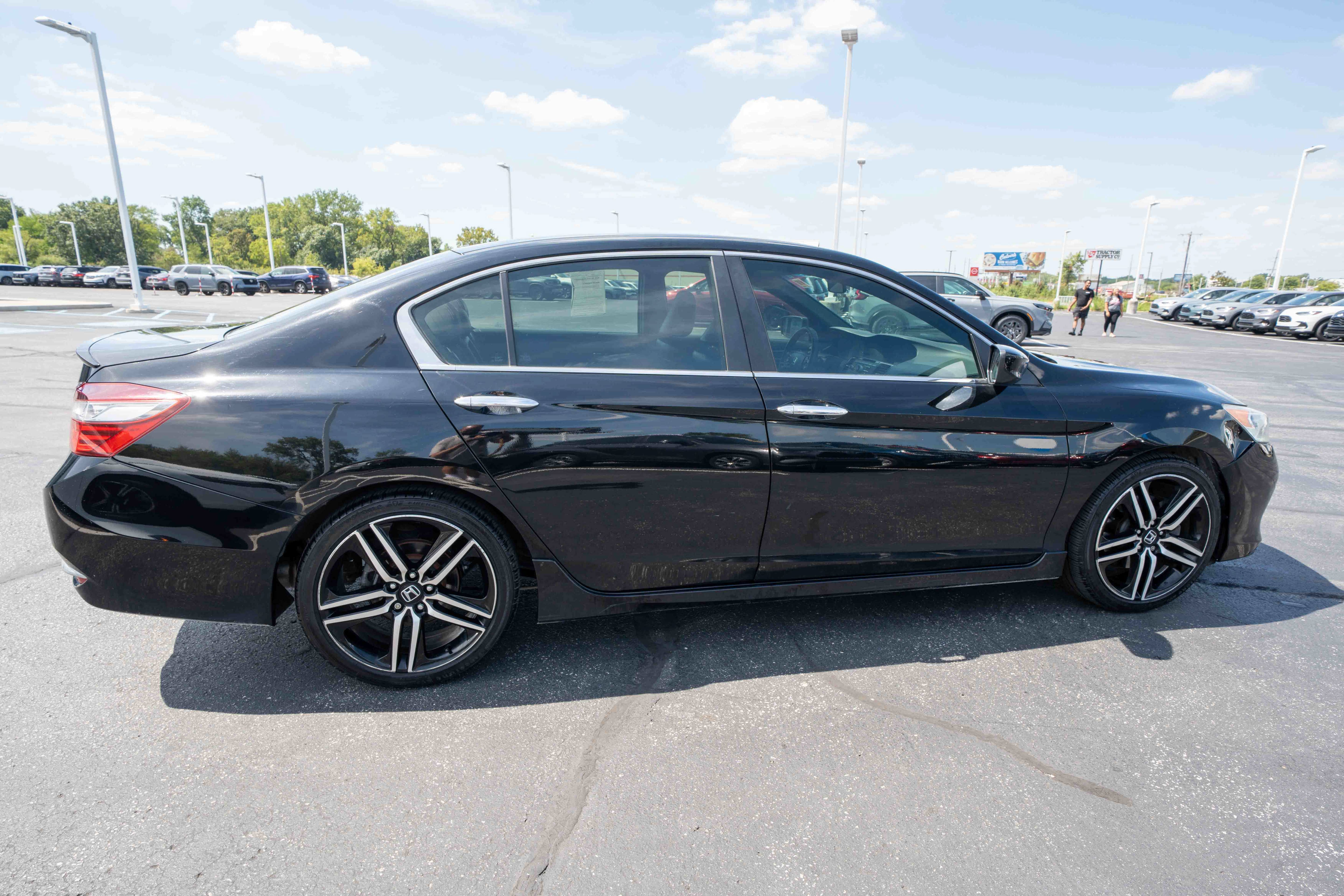 Used 2016 Honda Accord Sport image 6