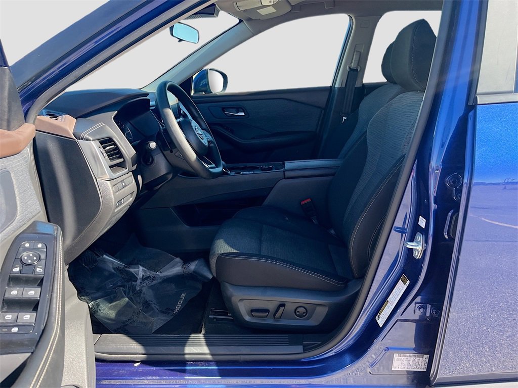 Used 2023 Nissan Rogue SV image 20