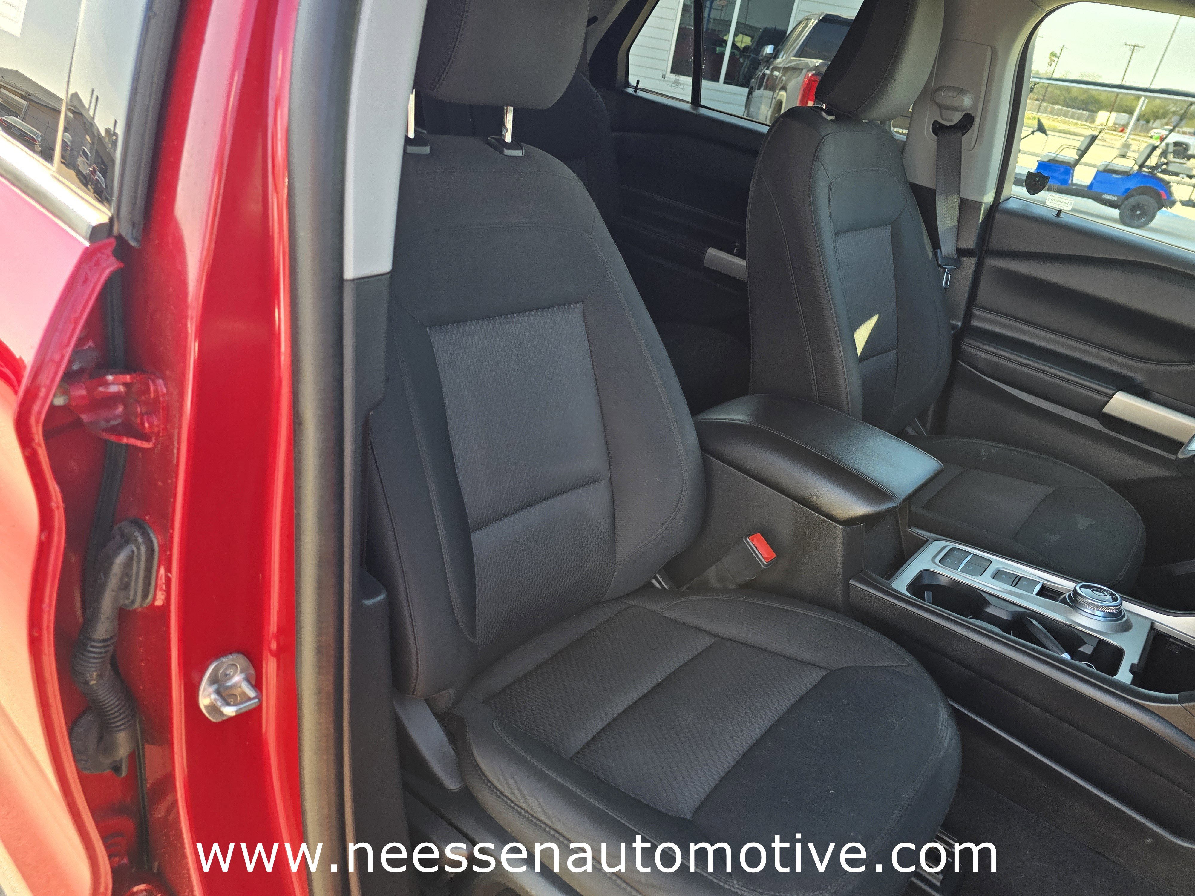 Used 2022 Ford Explorer XLT image 10