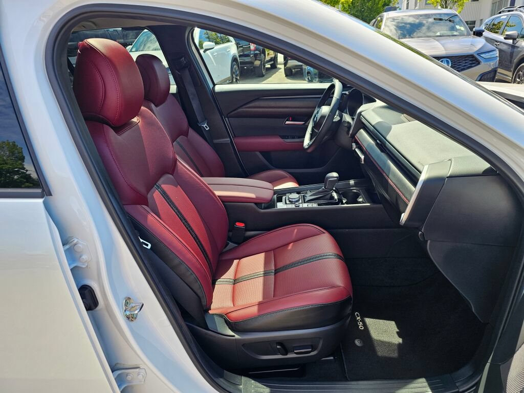 Certified 2025 MAZDA CX-50 AWD 2.5 Hybrid w/ Premium Pkg image 30