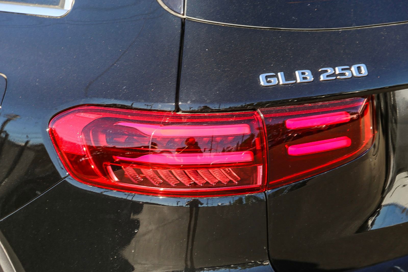 Used 2024 Mercedes-Benz GLB 250 4MATIC image 9