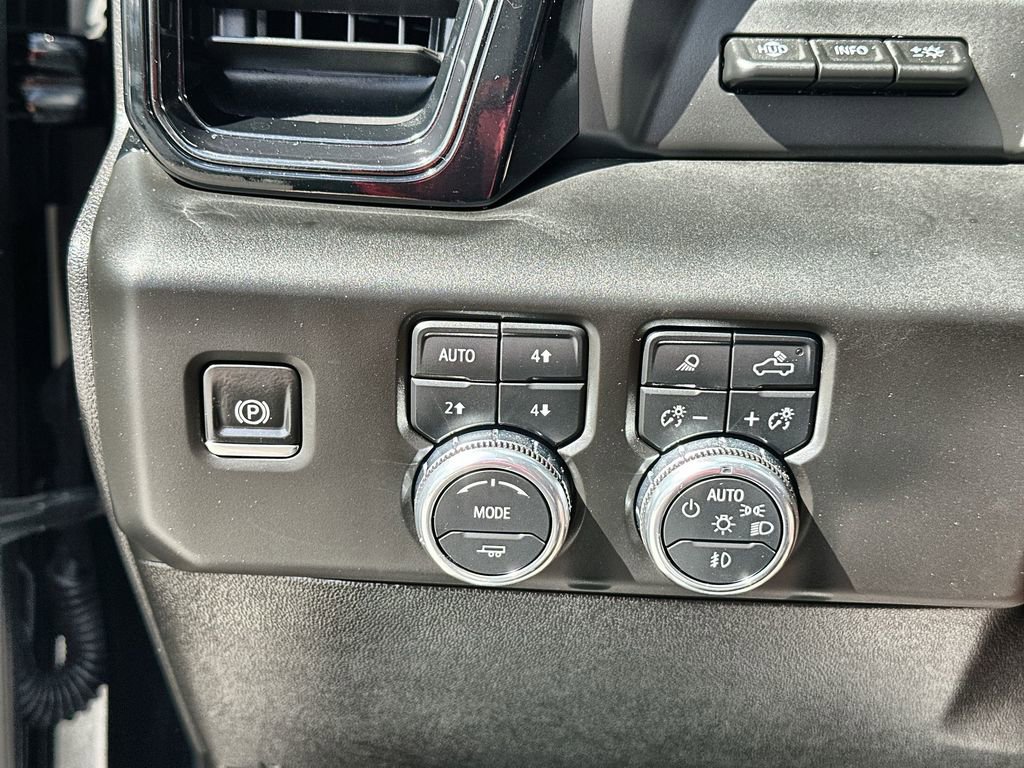 Certified 2025 GMC Sierra 2500 AT4X w/ AT4X AEV Edition image 18
