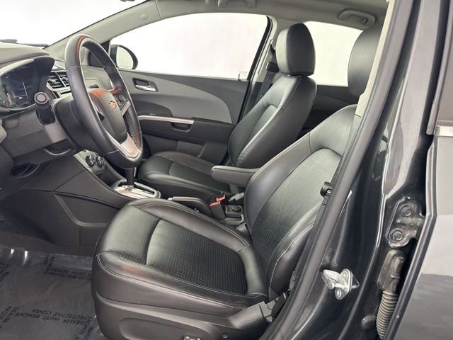 Used 2018 Chevrolet Sonic Premier FWD image 22