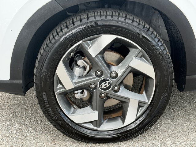 Used 2022 Hyundai Venue Limited w/ Cargo Package FWD image 10