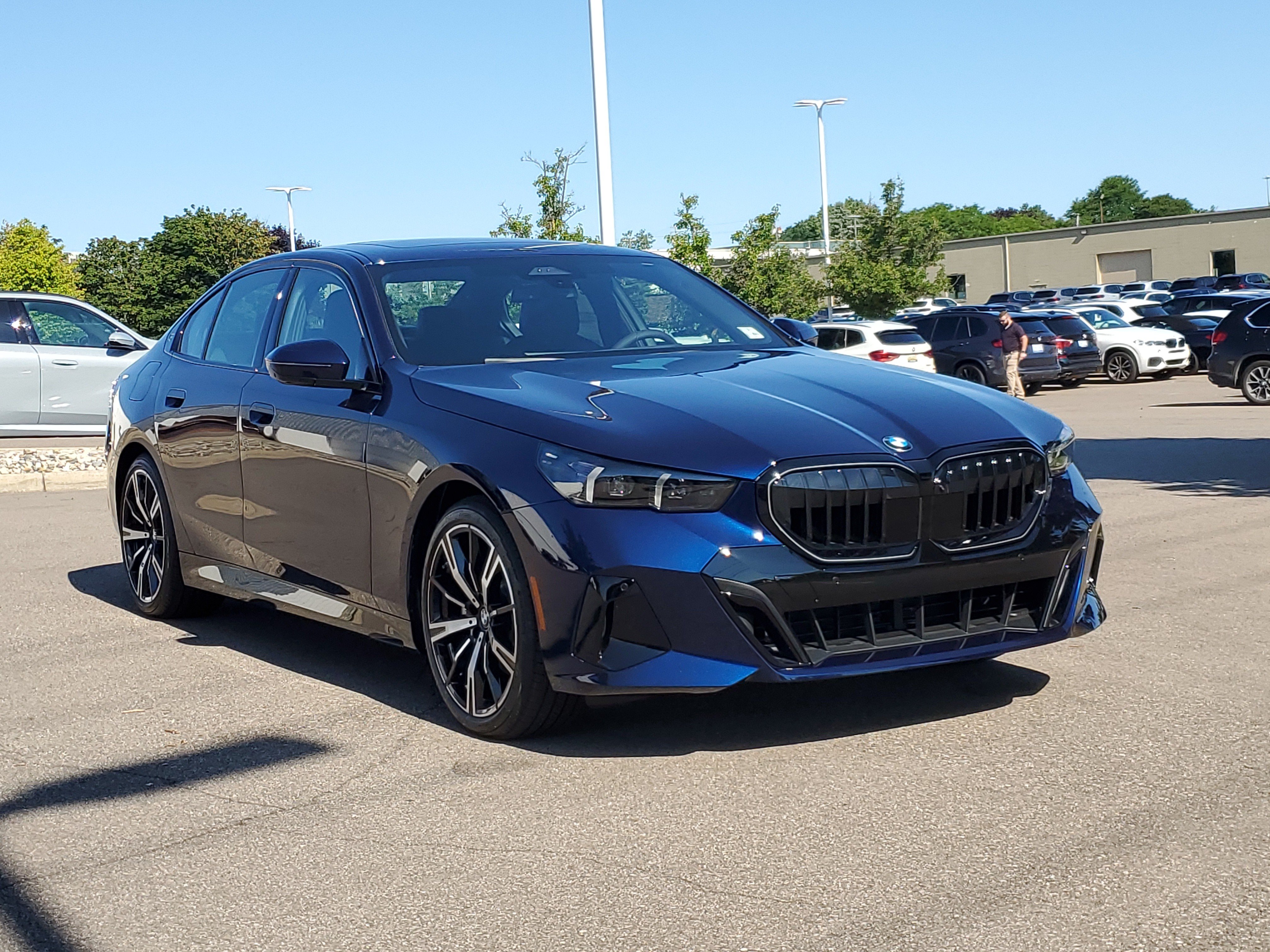 New 2027 BMW 530i xDrive w/ M Sport Package AWD/4WD image 7