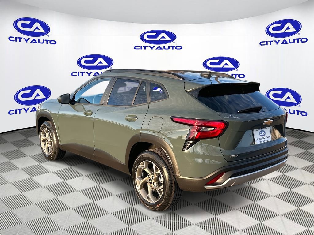 Used 2025 Chevrolet Trax LT image 6