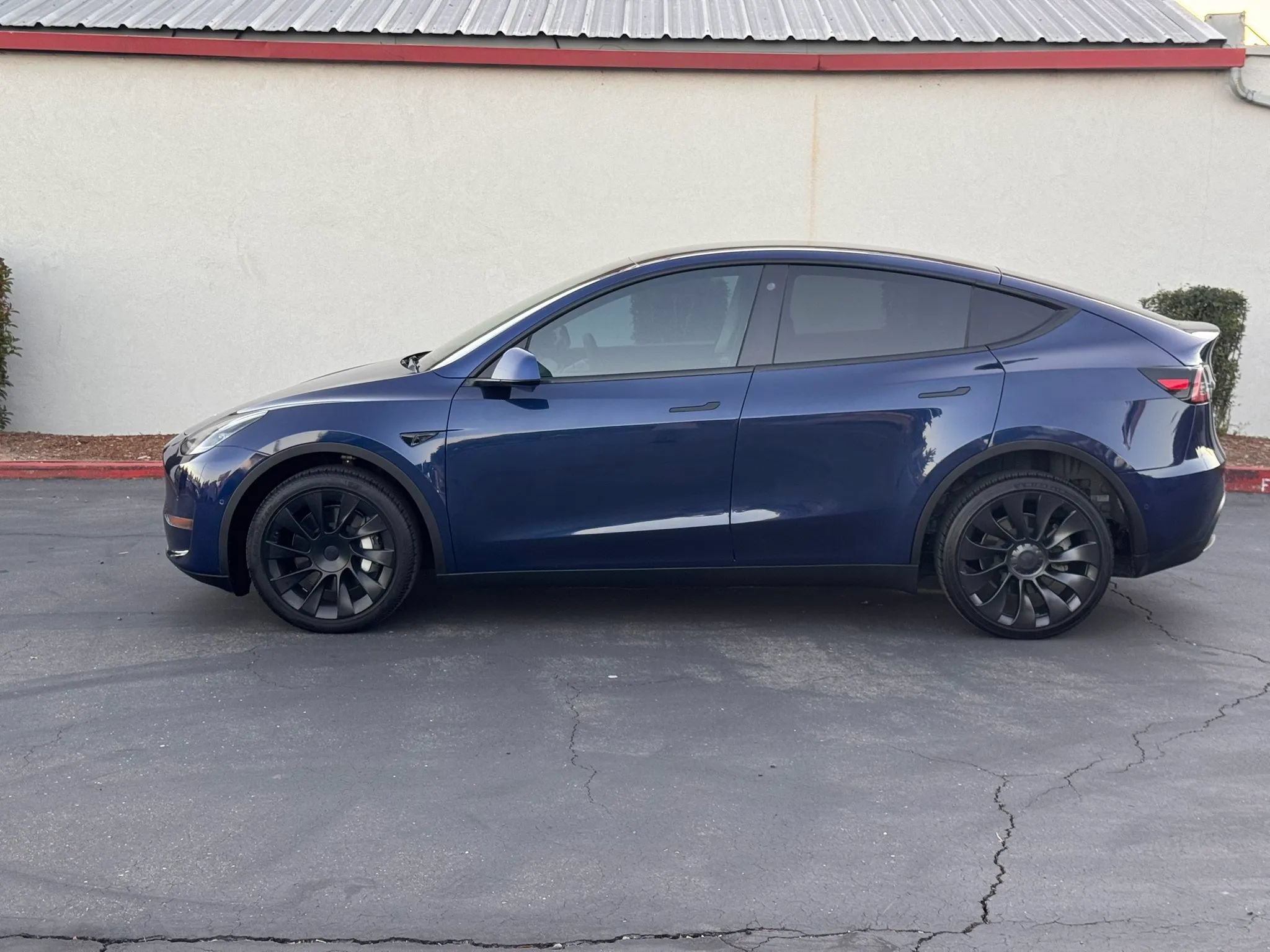Used 2021 Tesla Model Y Long Range AWD/4WD image 3