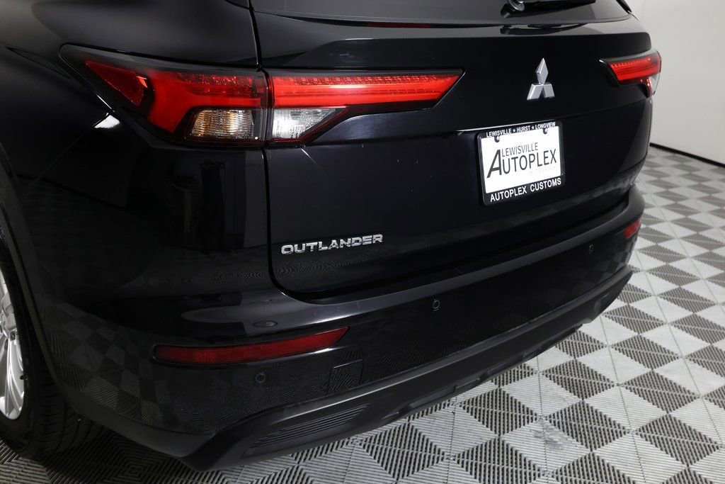 Used 2024 Mitsubishi Outlander ES image 41
